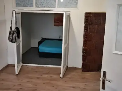 Vanzare casa Sector 3 Bucuresti dormitor cu pat si acces